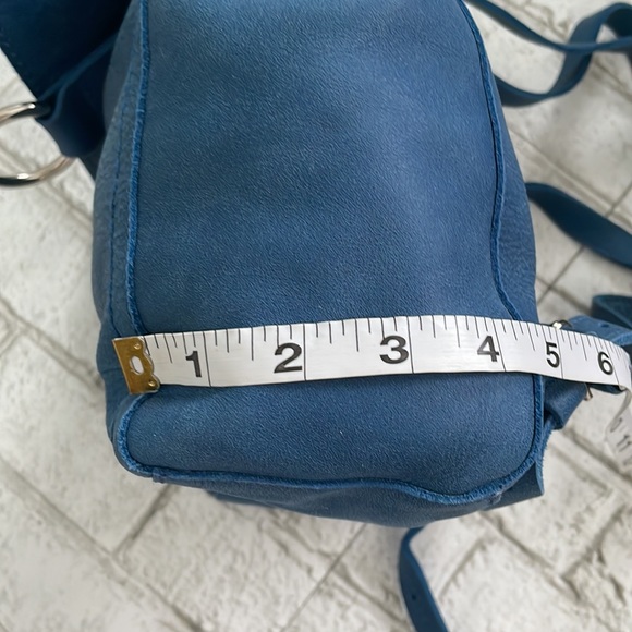 Roots Backpack - Picture 12 of 12